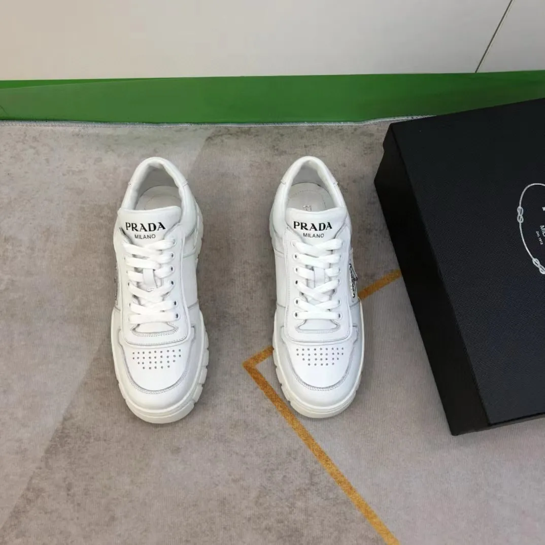 Factory price: 420💰Prada new men's leather sports shoes, the highest version on the market, any comparison is welcome🆚! The original leather has excellent texture and is super high-end! Fetal sheep net lining imported from Italy, removable pad! Luxurious materials and fine workmanship, highly recommended! Code number: 38-44, customized 45
